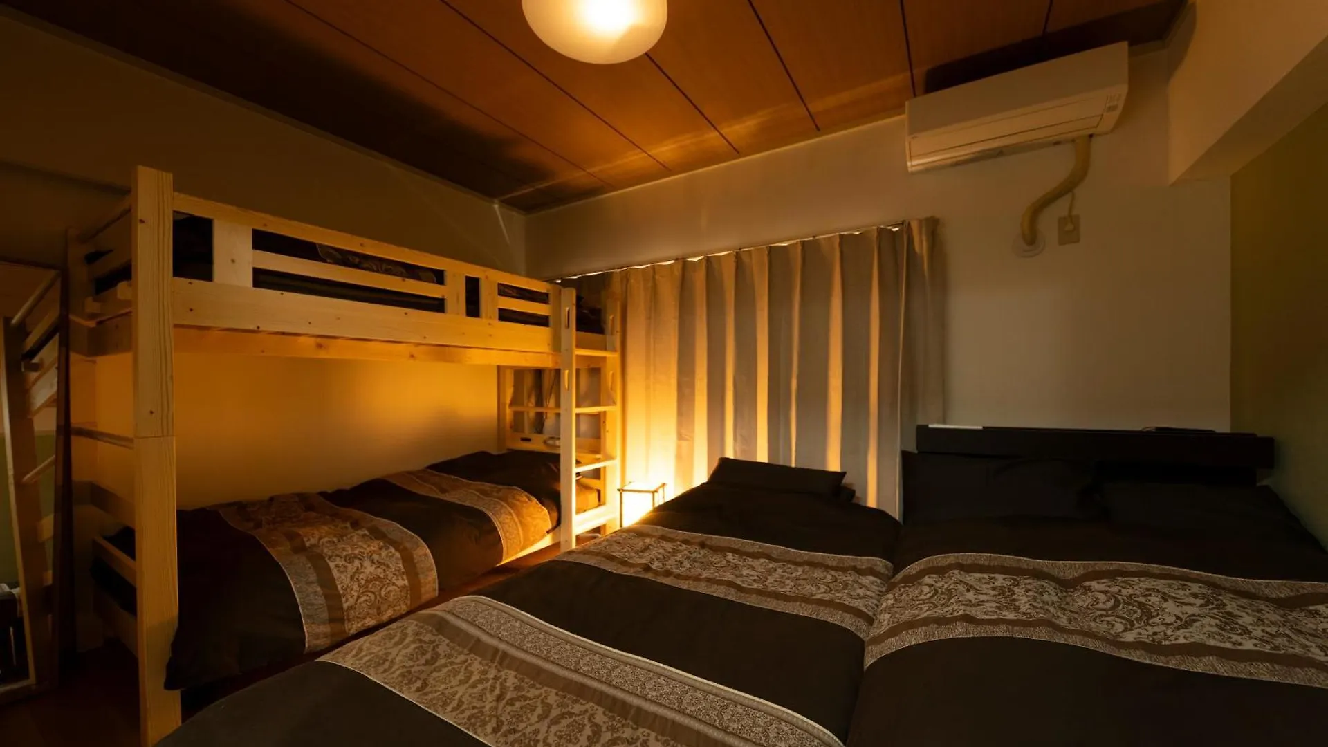 Hotel Famille Kinsui 오사카 0*,  일본